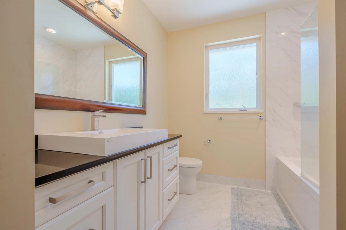 Hot Tub / Spa Photo of 10825 Wood Bay Ridge Road, Halfmoon Bay, BC