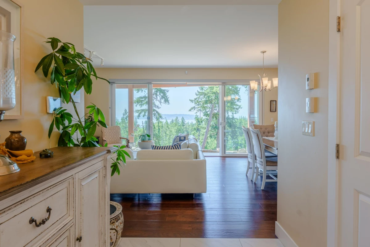Kitchen Island Photo of 10825 Wood Bay Ridge Road, Halfmoon Bay, BC