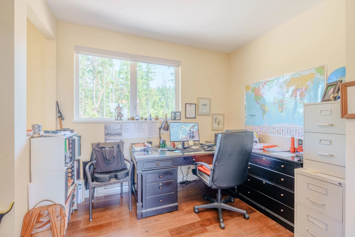 Laundry Room Photo of 10825 Wood Bay Ridge Road, Halfmoon Bay, BC