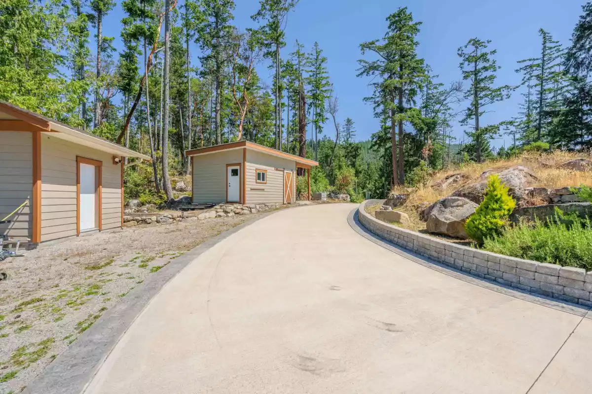 Living Room Photo of 10825 Wood Bay Ridge Road, Halfmoon Bay, BC