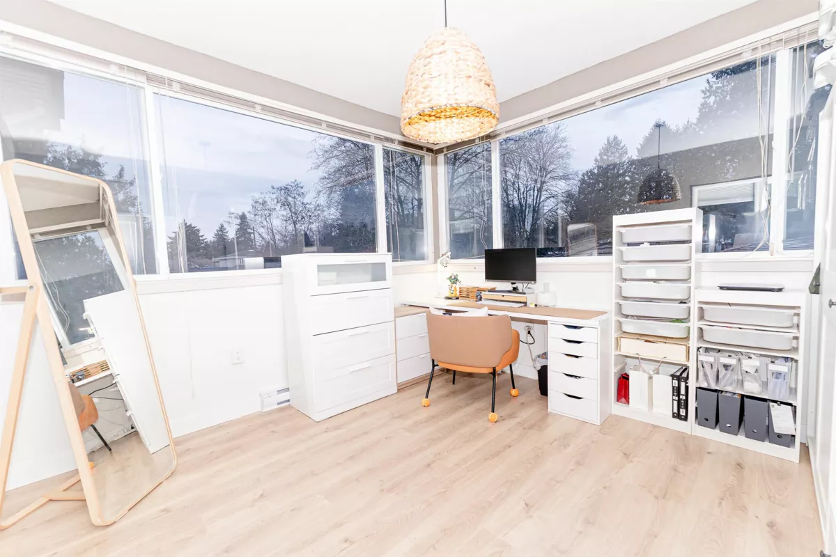 Entry Foyer Photo of 4857 Victory Street, Burnaby, BC