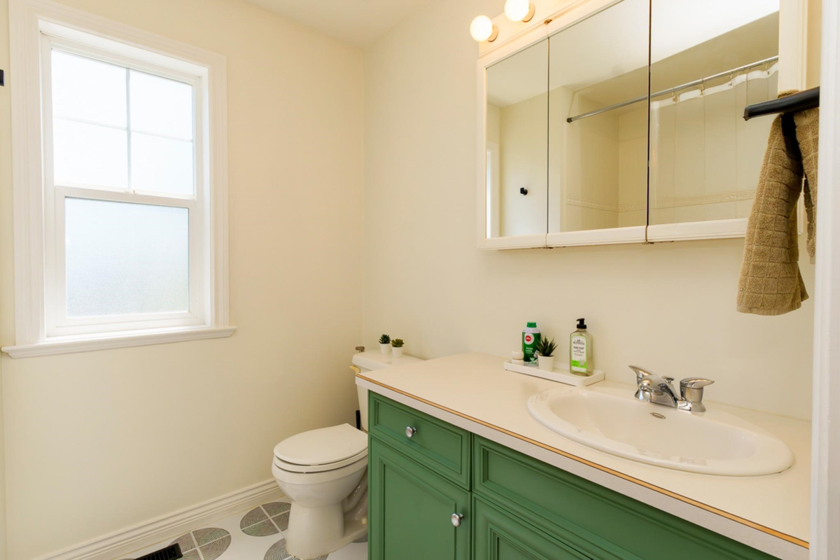 Basement Recreation Room Photo of 11804 191a Street, Pitt Meadows, BC