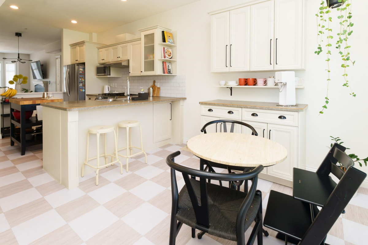 Breakfast Nook Photo of 11804 191a Street, Pitt Meadows, BC