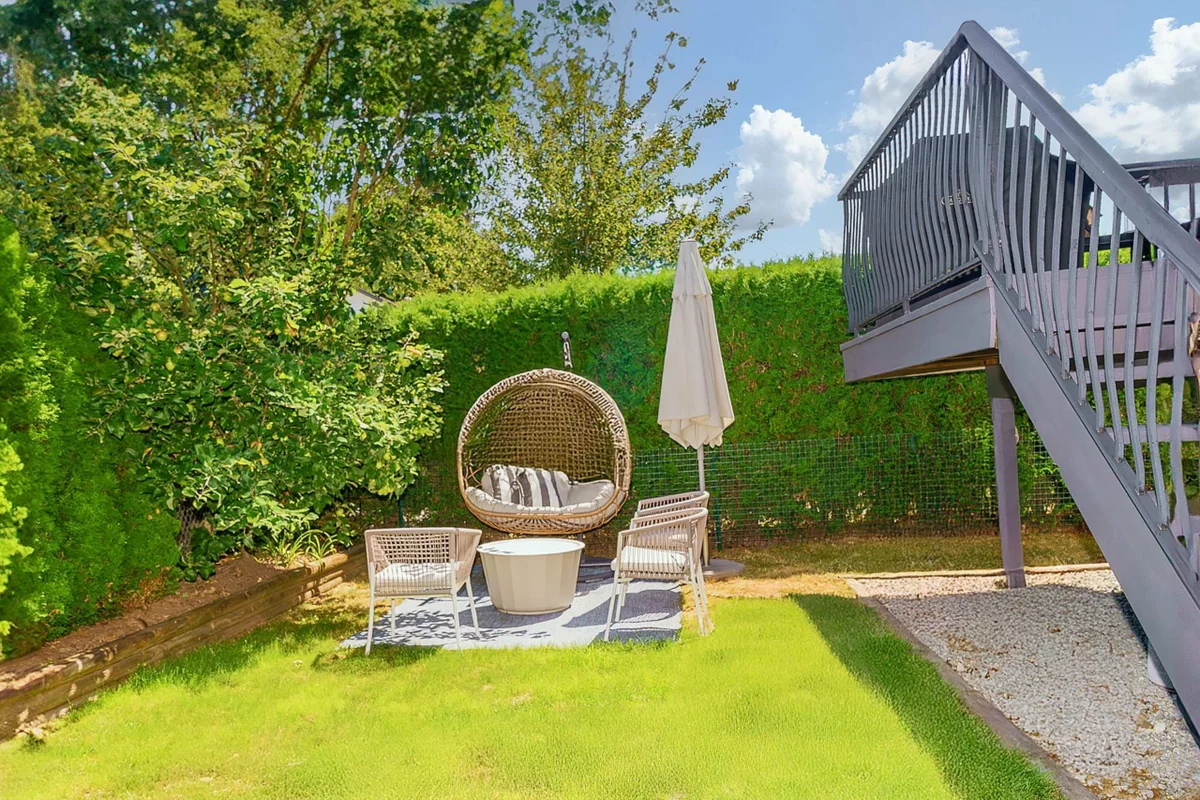 Hallway Photo of 11804 191a Street, Pitt Meadows, BC