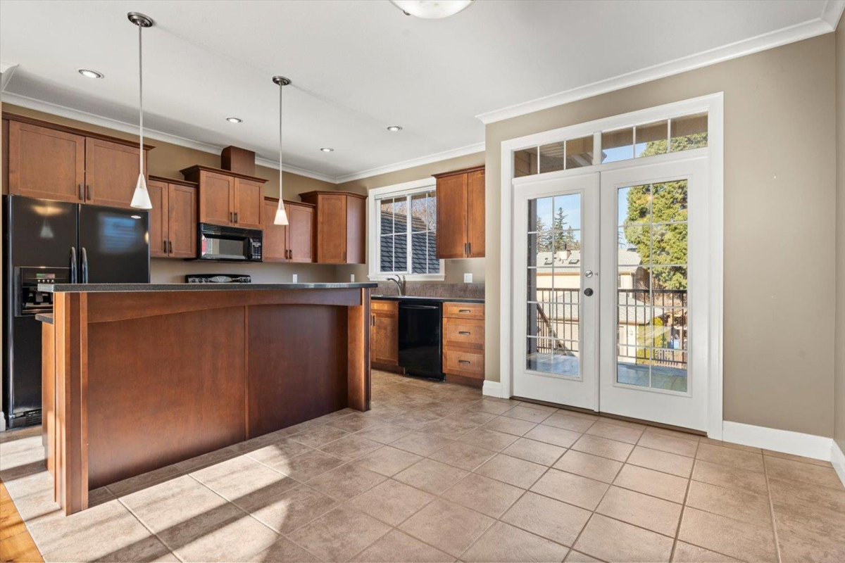 Primary Bathroom Photo of 5895 Garrison Boulevard, Chilliwack, BC