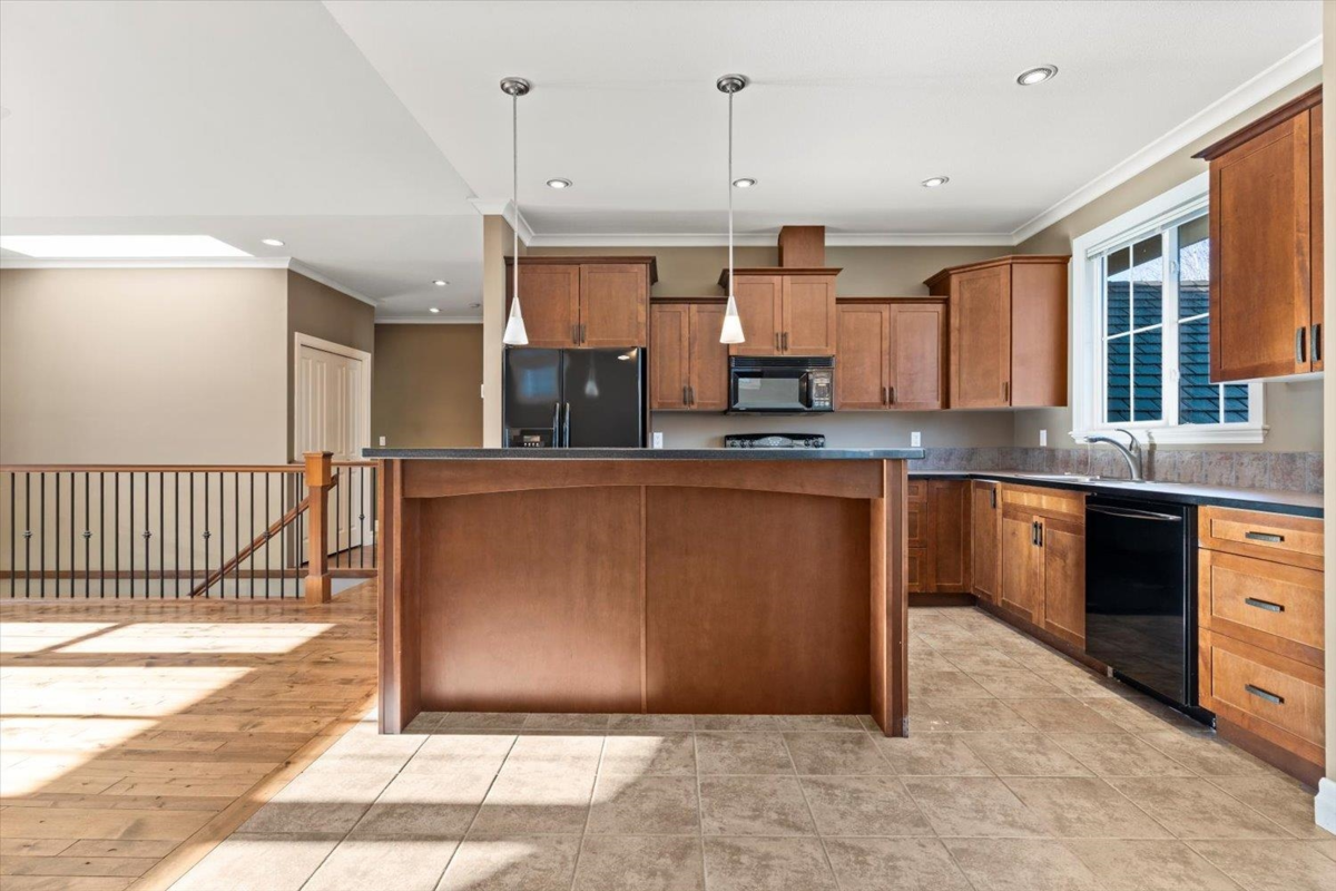 Primary Bedroom Photo of 5895 Garrison Boulevard, Chilliwack, BC