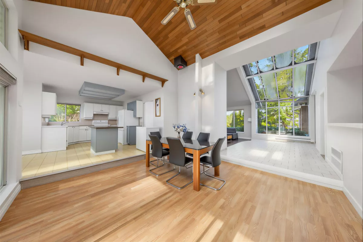 Family Room Photo of 17138 26a Avenue, Surrey, BC