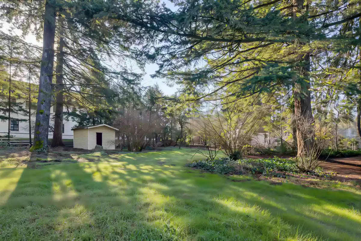 Garden / Landscaping Photo of 17138 26a Avenue, Surrey, BC