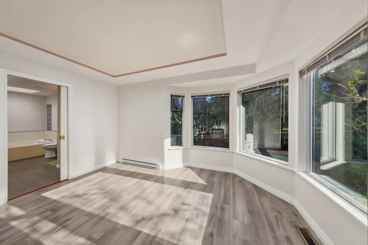 Guest Bathroom Photo of 17138 26a Avenue, Surrey, BC