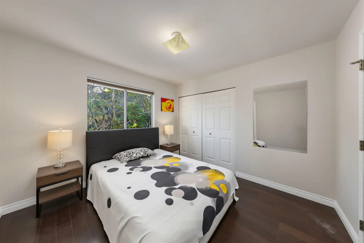 Mudroom Photo of 17138 26a Avenue, Surrey, BC