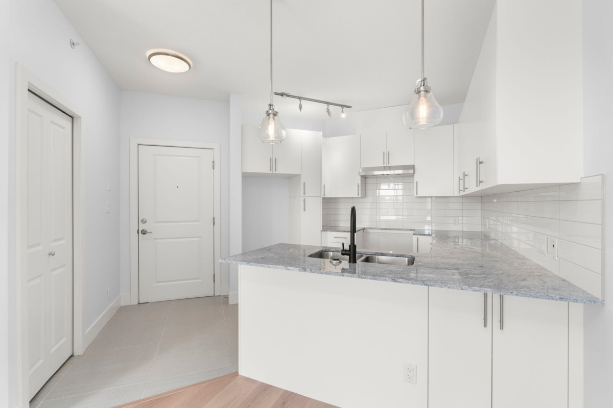 Kitchen Island Photo of 412 15956 86a Avenue, Surrey, BC