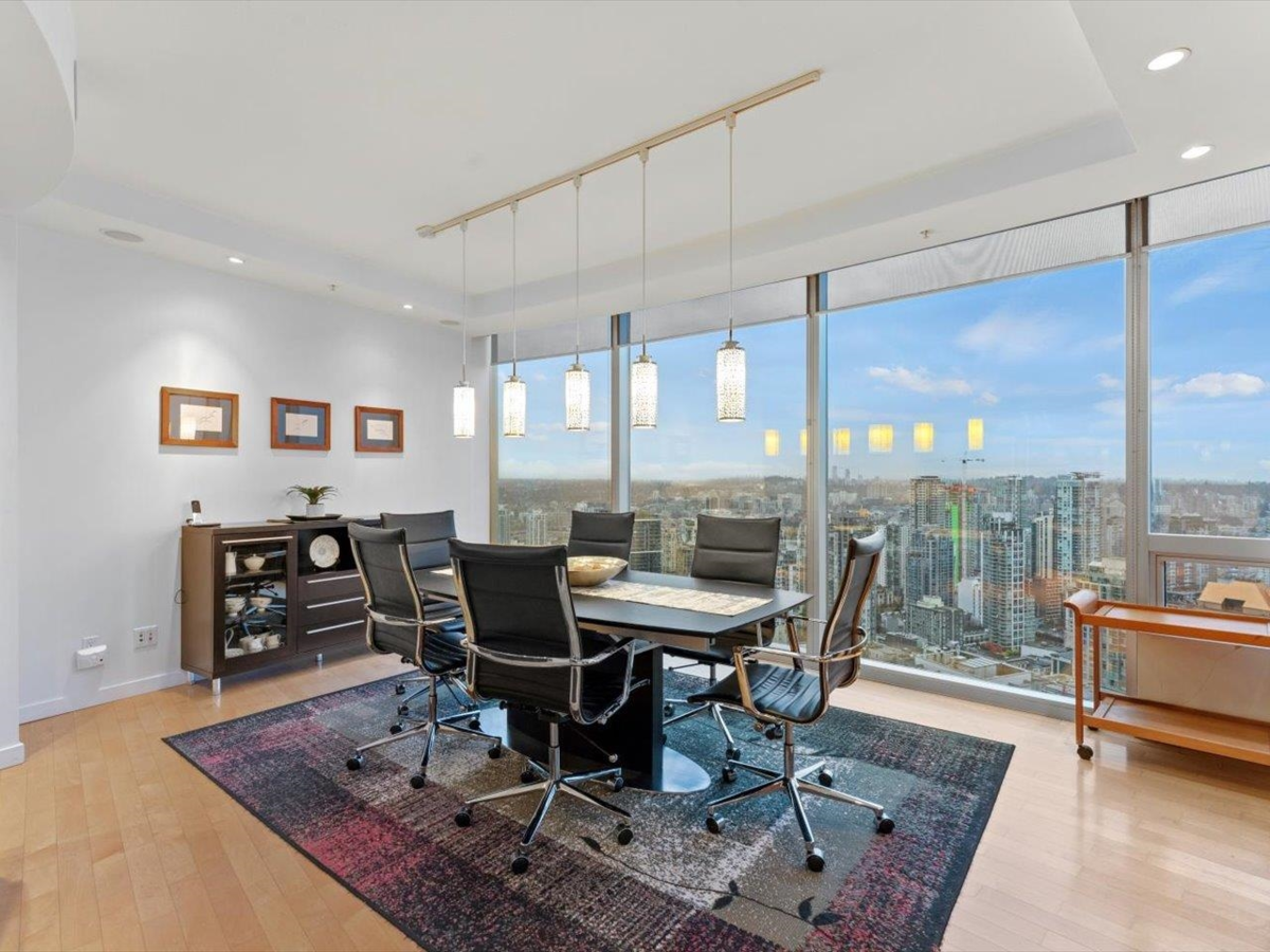 Family Room Photo of 3704 938 Nelson Street, Vancouver, BC