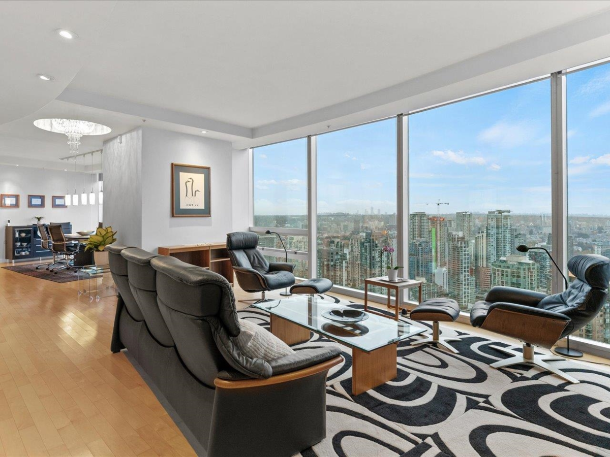 Kitchen Island Photo of 3704 938 Nelson Street, Vancouver, BC