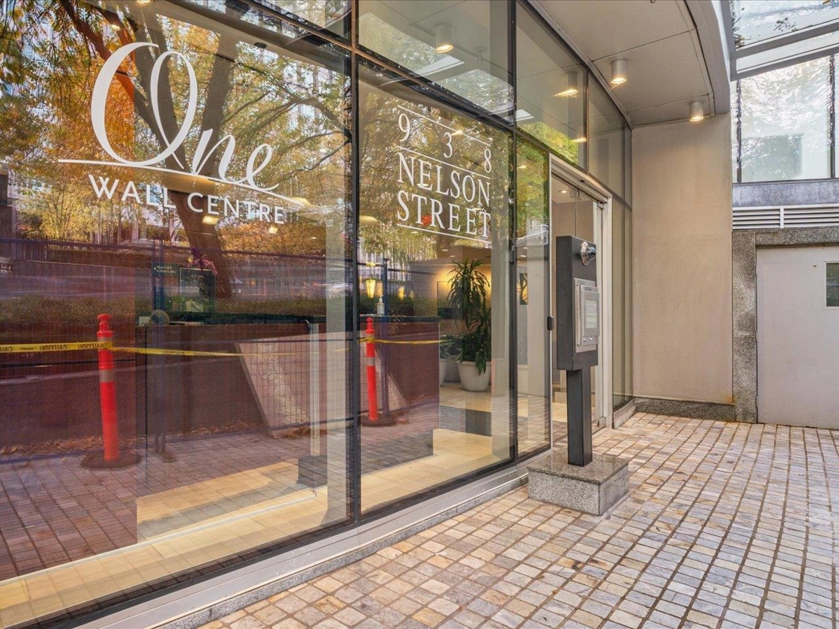 Outdoor Patio Photo of 3704 938 Nelson Street, Vancouver, BC