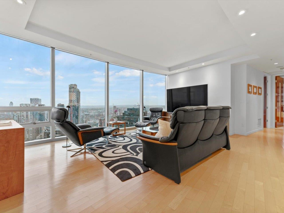 Pantry Photo of 3704 938 Nelson Street, Vancouver, BC