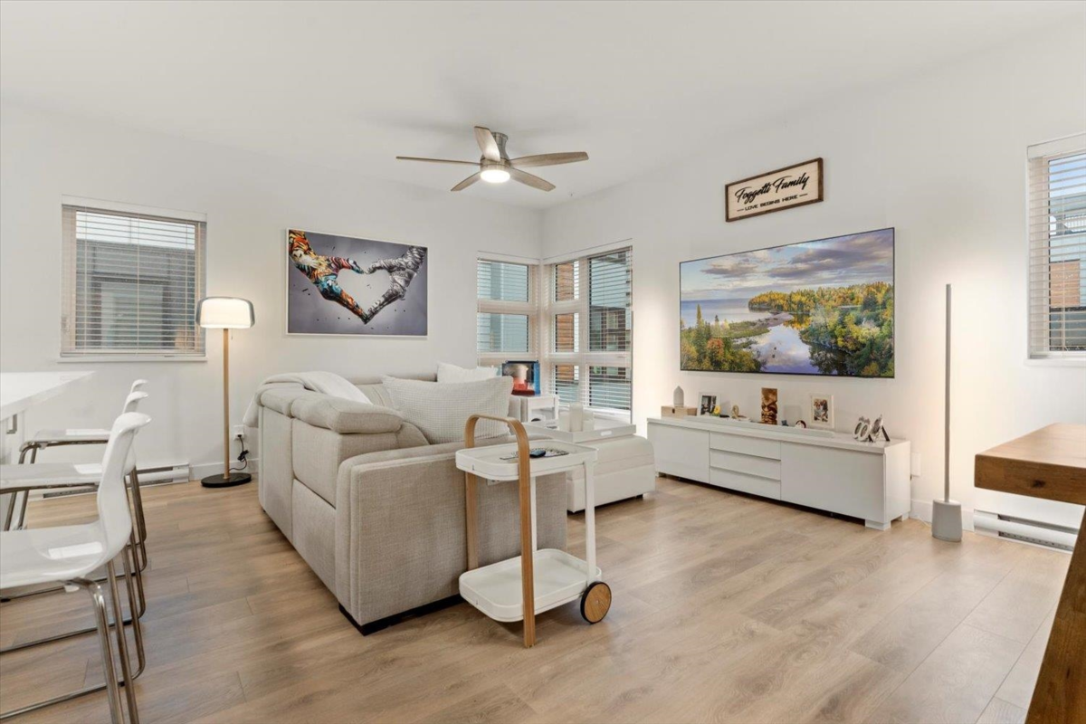 Kitchen Photo of 14 1419 Mccallum Road, Abbotsford, BC