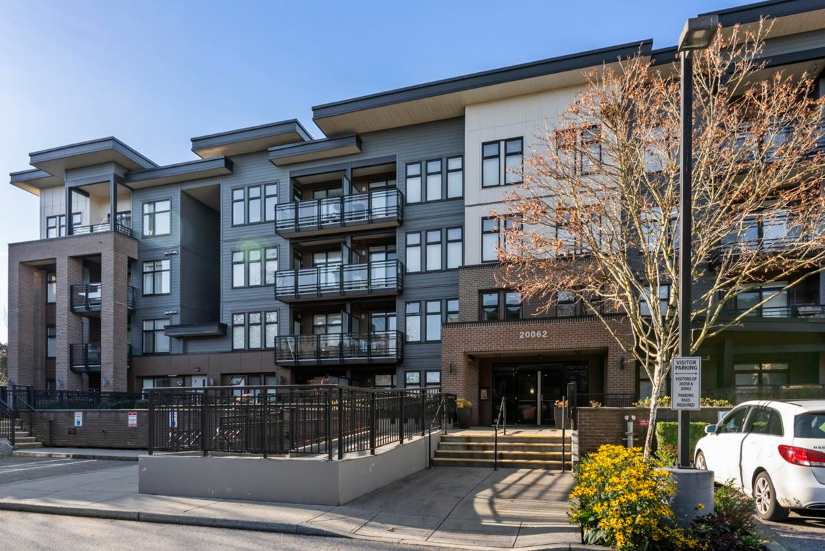 Exterior Front Photo of 305 20062 Fraser Highway, Langley, BC