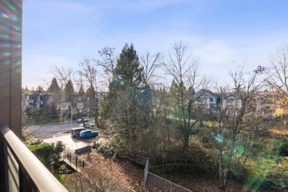 Outdoor Deck Photo of 305 20062 Fraser Highway, Langley, BC