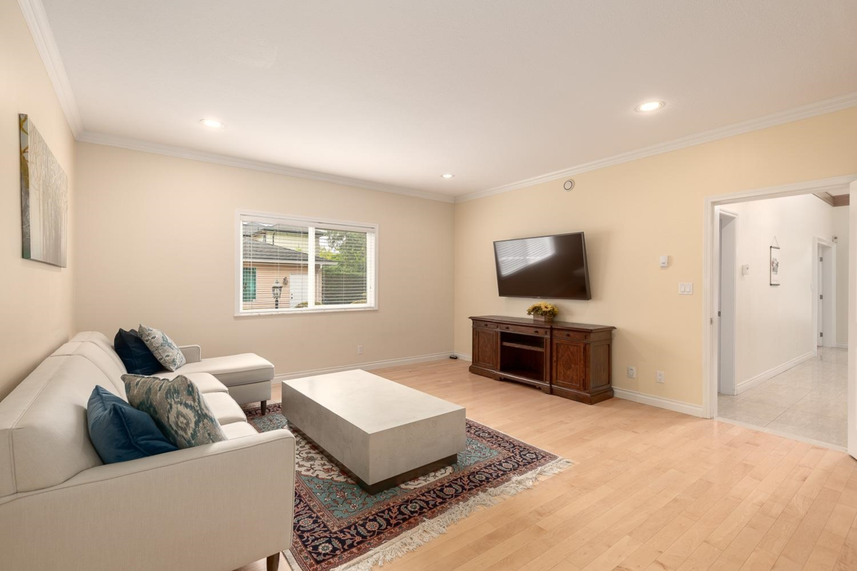 Dining Area Photo of 1989 W 52nd Avenue, Vancouver, BC