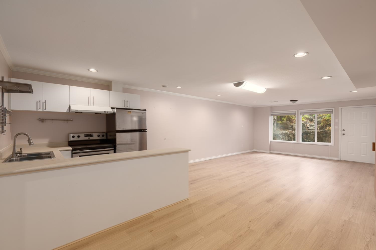 Front Yard Photo of 1989 W 52nd Avenue, Vancouver, BC