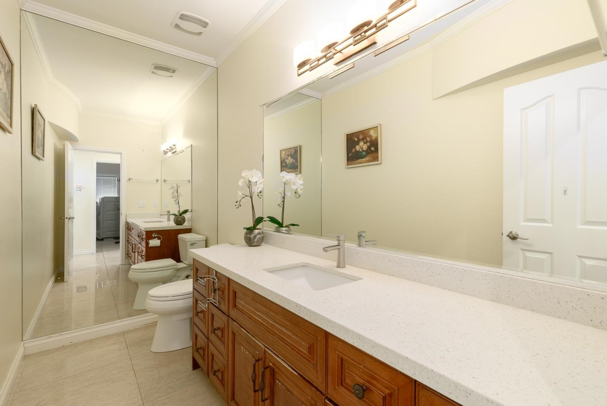 Powder Room Photo of 1989 W 52nd Avenue, Vancouver, BC