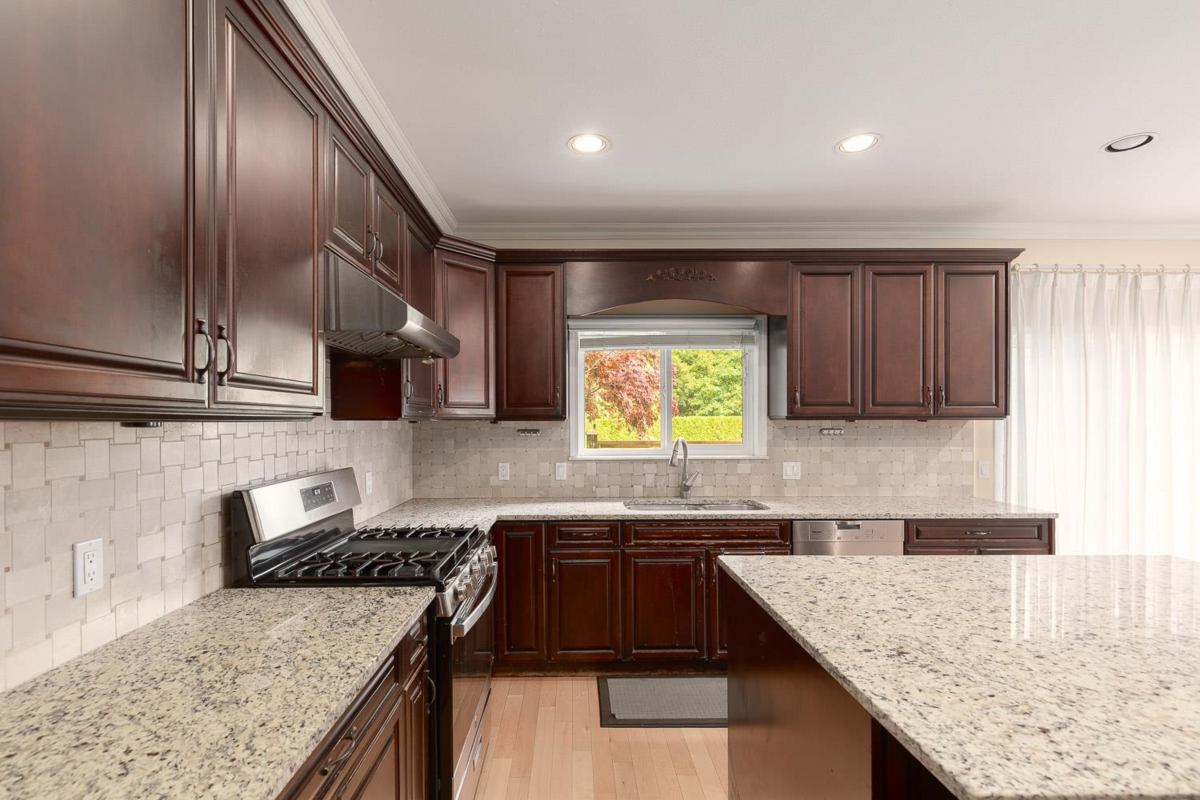 Primary Bathroom Photo of 1989 W 52nd Avenue, Vancouver, BC