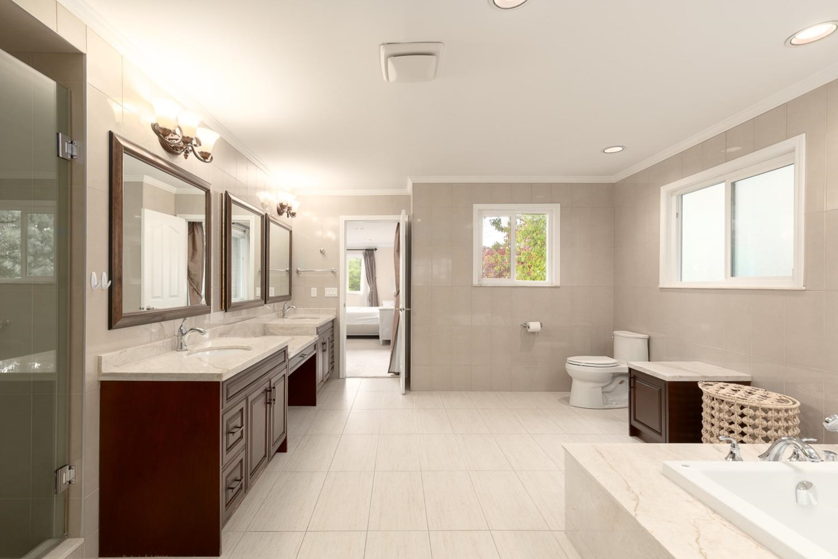 Staircase Photo of 1989 W 52nd Avenue, Vancouver, BC