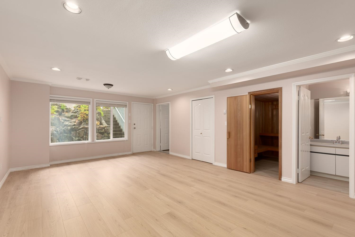 Swimming Pool Photo of 1989 W 52nd Avenue, Vancouver, BC