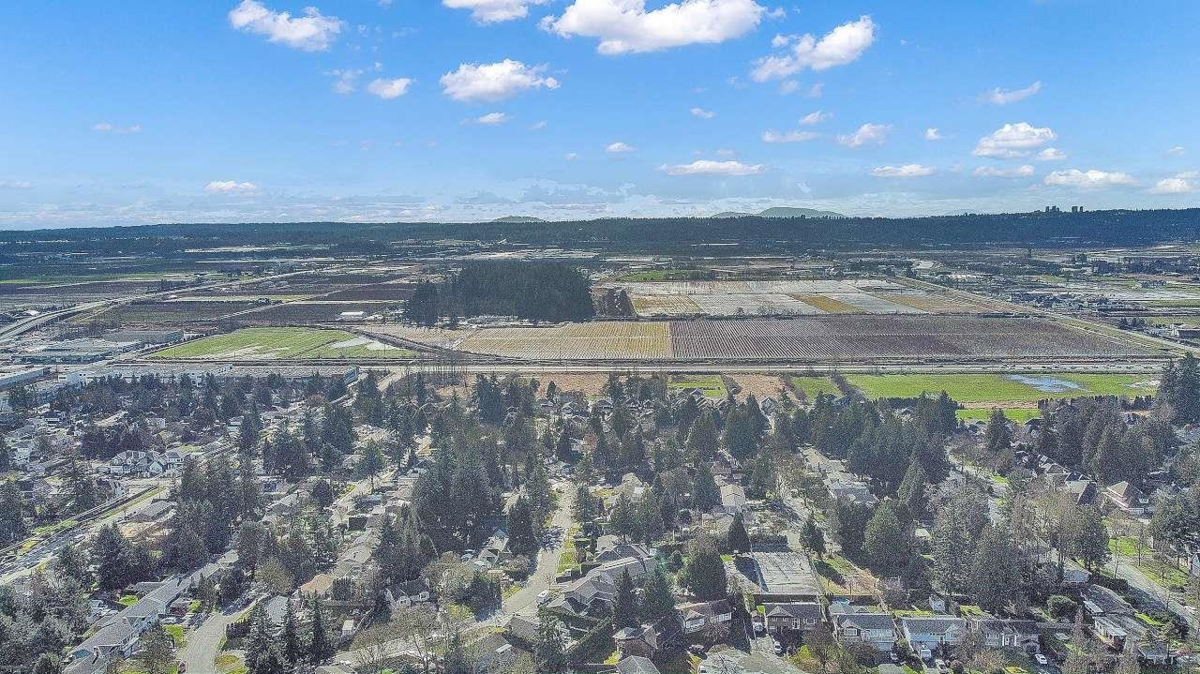 Bedroom 4 Photo of 6032 171a Street, Surrey, BC