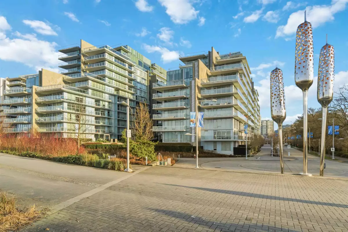 Entry Foyer Photo of 611 6611 Pearson Way, Richmond, BC