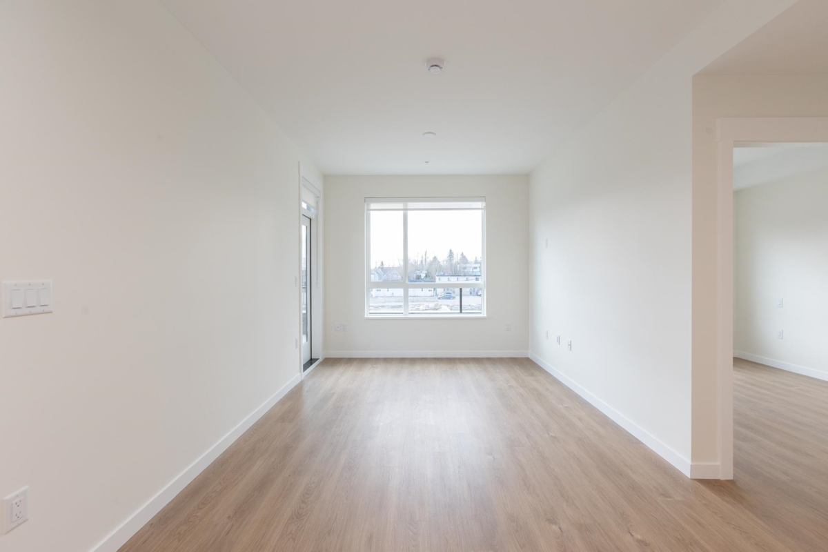 Primary Bathroom Photo of 305 27249 Aldergrove Town Centre Drive, Langley, BC