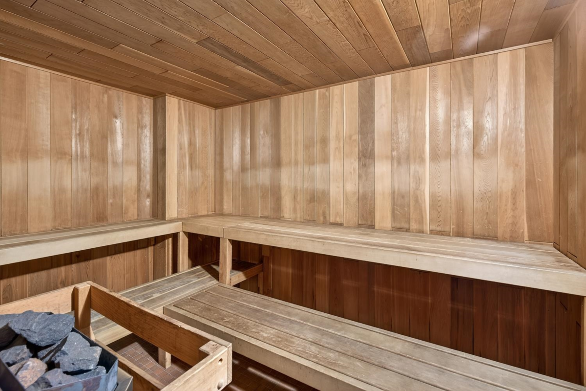 Entry Foyer Photo of 203 145 St. Georges Avenue, North Vancouver, BC