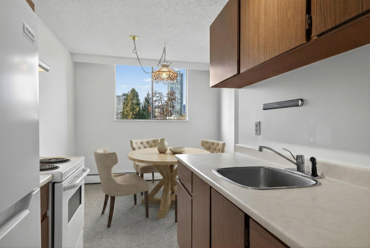 Kitchen Photo of 203 145 St. Georges Avenue, North Vancouver, BC