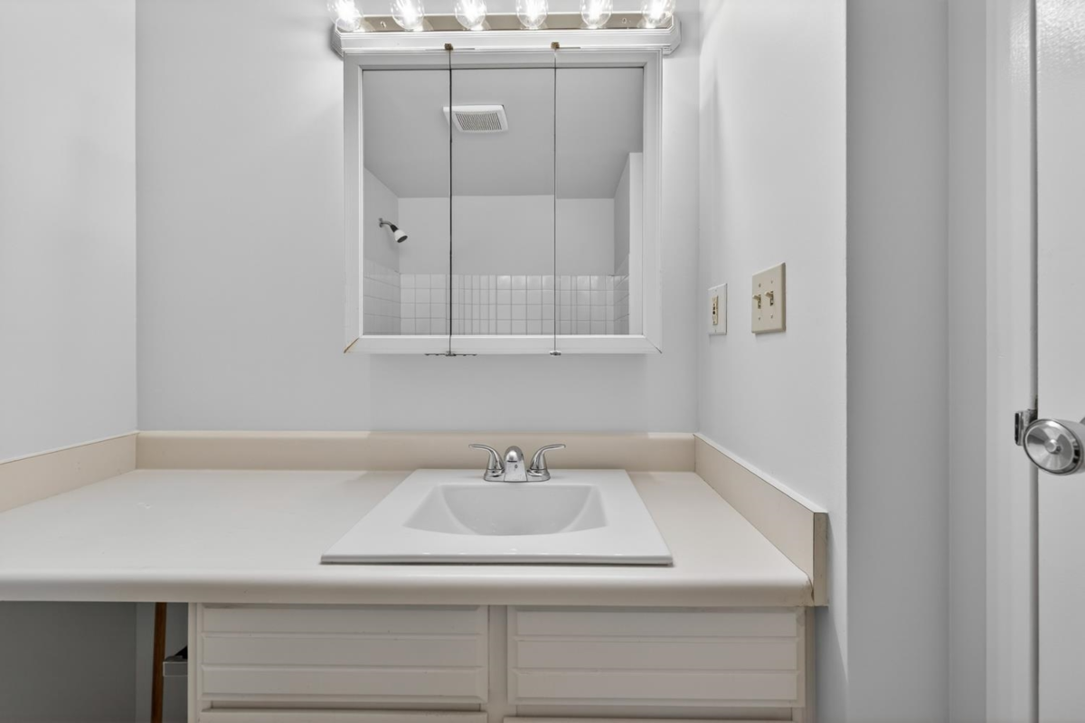 Office / Den Photo of 203 145 St. Georges Avenue, North Vancouver, BC