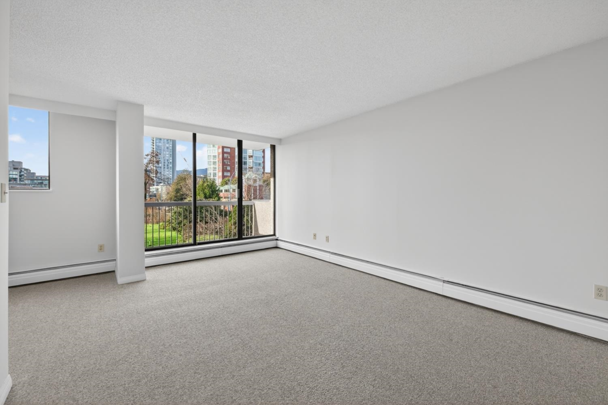 Walk-In Closet Photo of 203 145 St. Georges Avenue, North Vancouver, BC