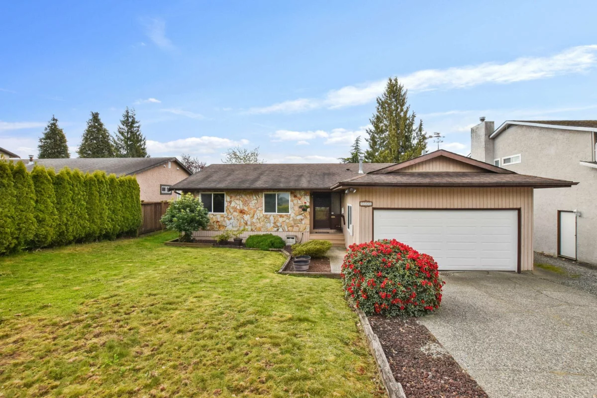Exterior Front Photo of 32438 Badger Avenue, Mission, BC