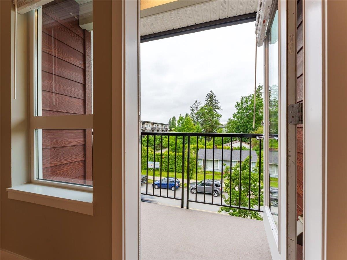 Basement Recreation Room Photo of 314 22562 121 Avenue, Maple Ridge, BC