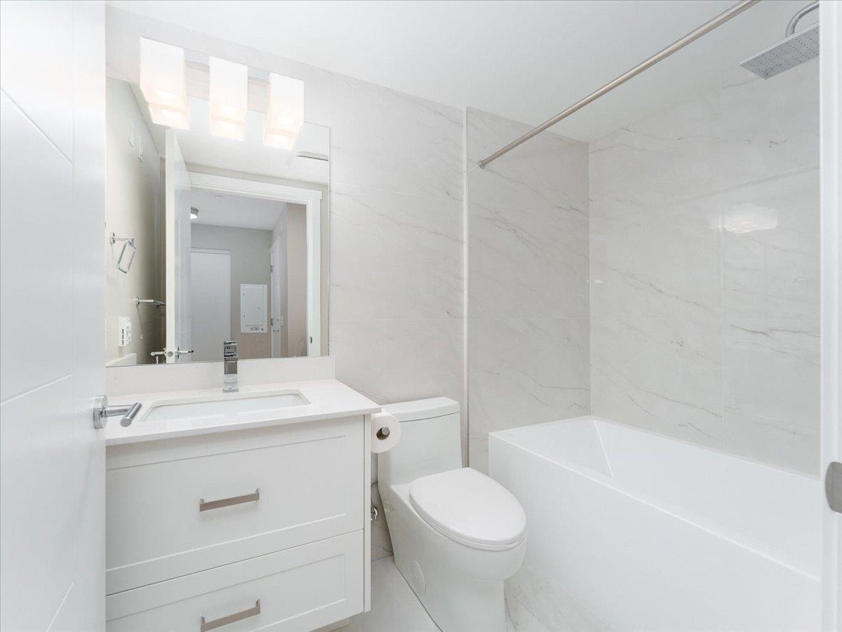 Guest Bathroom Photo of 314 22562 121 Avenue, Maple Ridge, BC
