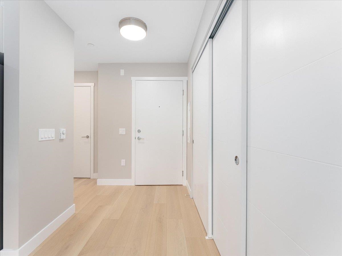 Powder Room Photo of 314 22562 121 Avenue, Maple Ridge, BC