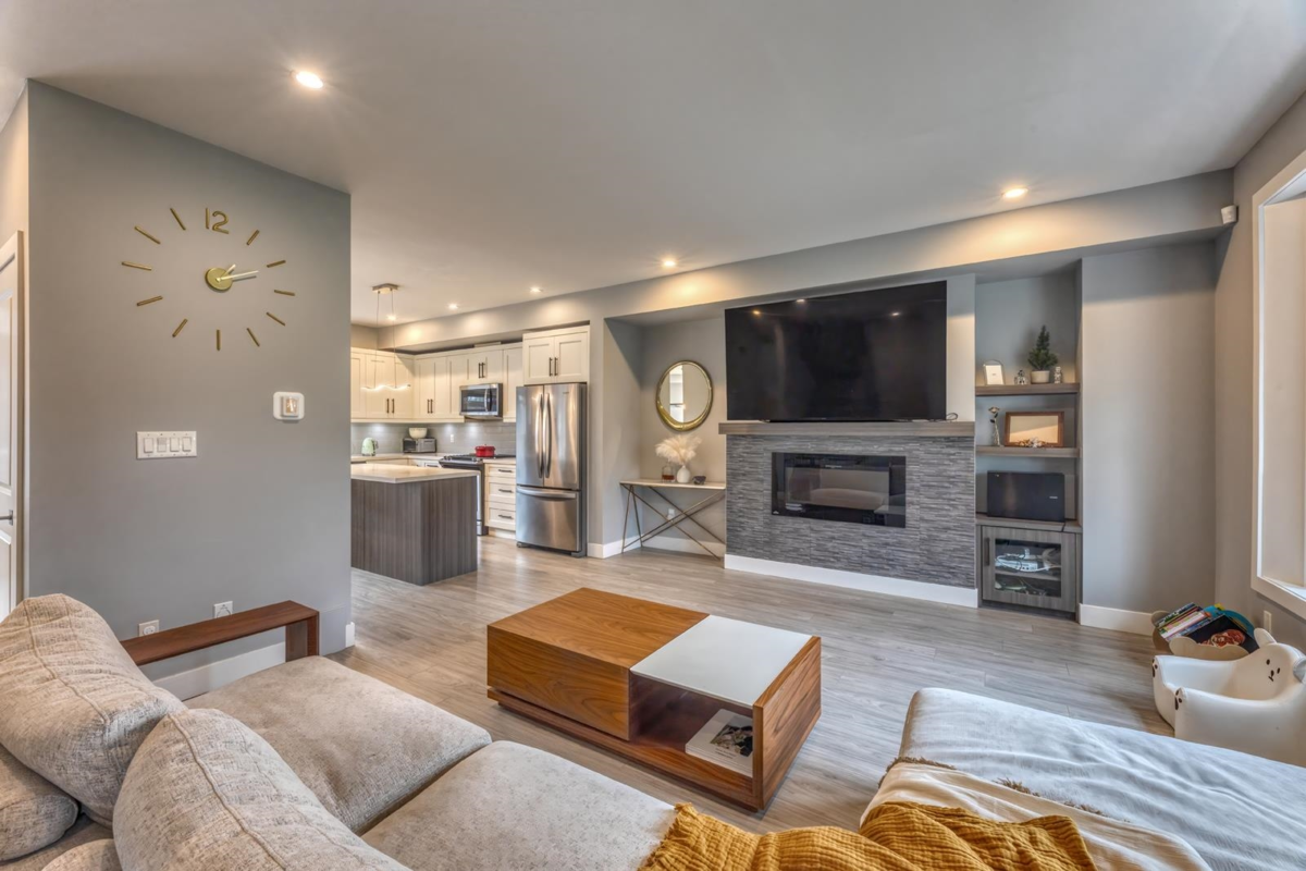 Living Room Photo of 104 1392 Trafalgar Street, Coquitlam, BC