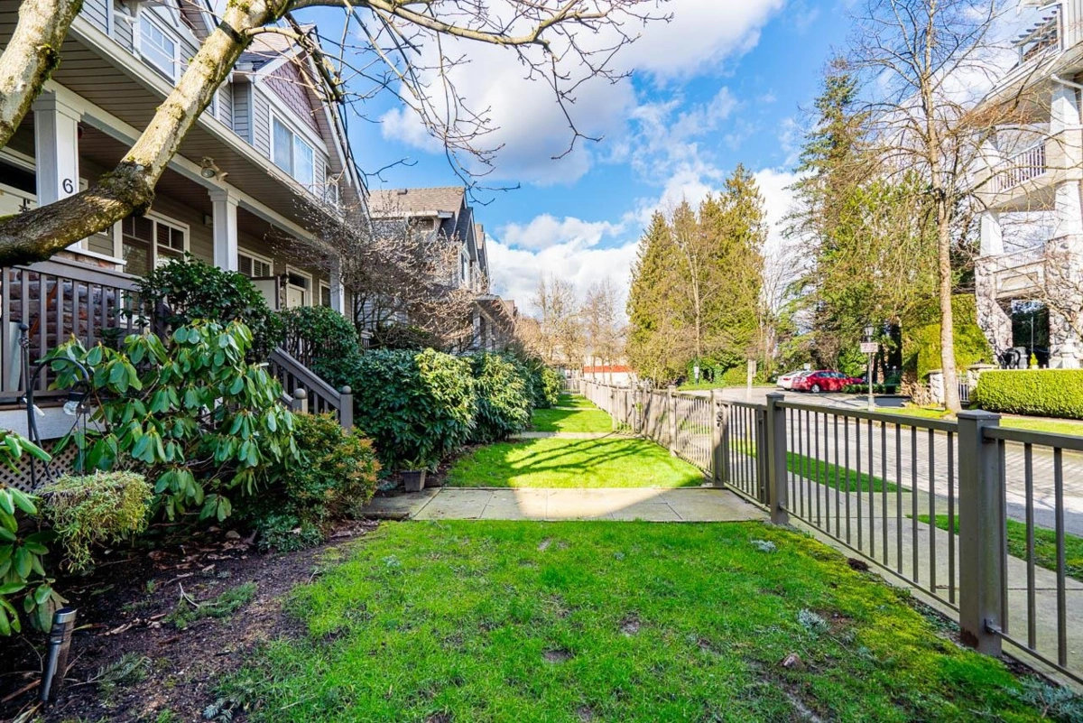 Family Room Photo of 5 19063 Mcmyn Road, Pitt Meadows, BC