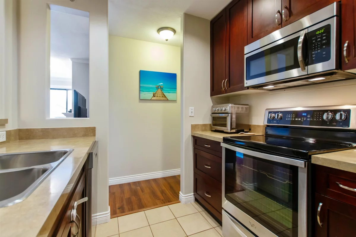 Bedroom 2 Photo of 306 2357 Whyte Avenue, Port Coquitlam, BC