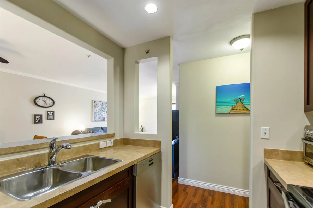 Bedroom 3 Photo of 306 2357 Whyte Avenue, Port Coquitlam, BC