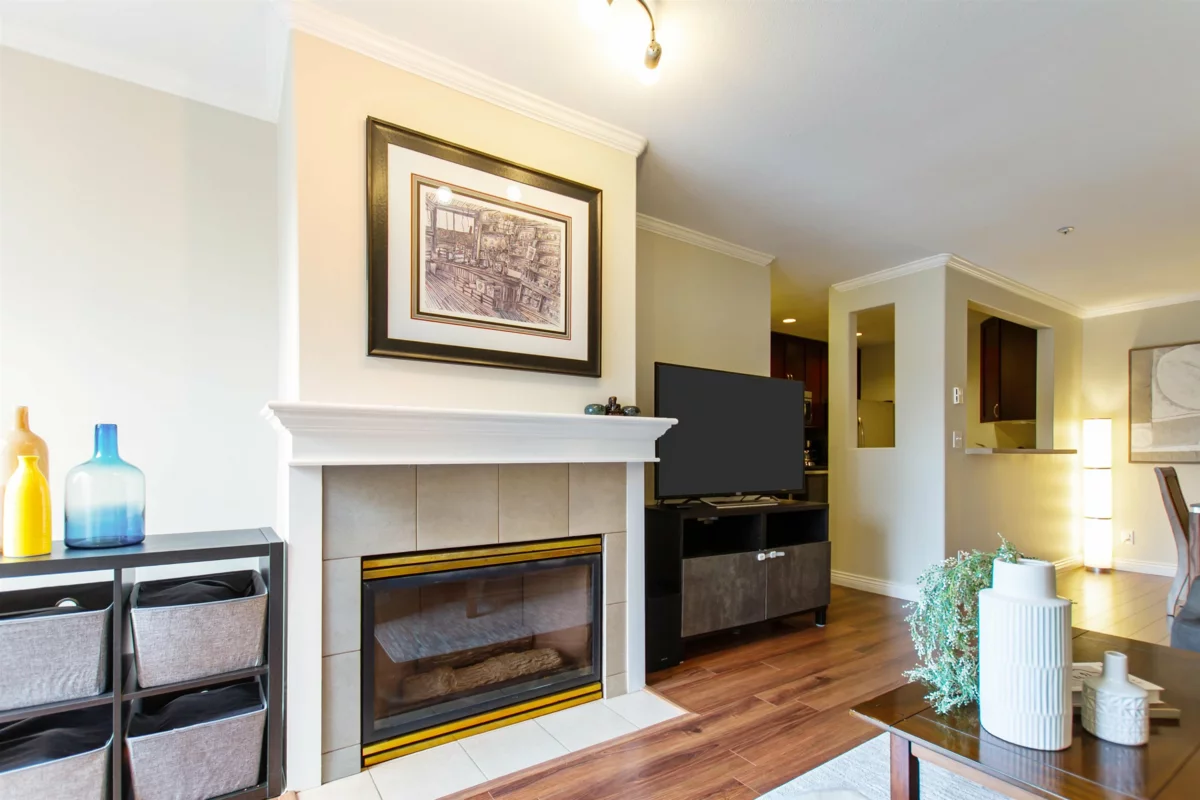 Family Room Photo of 306 2357 Whyte Avenue, Port Coquitlam, BC