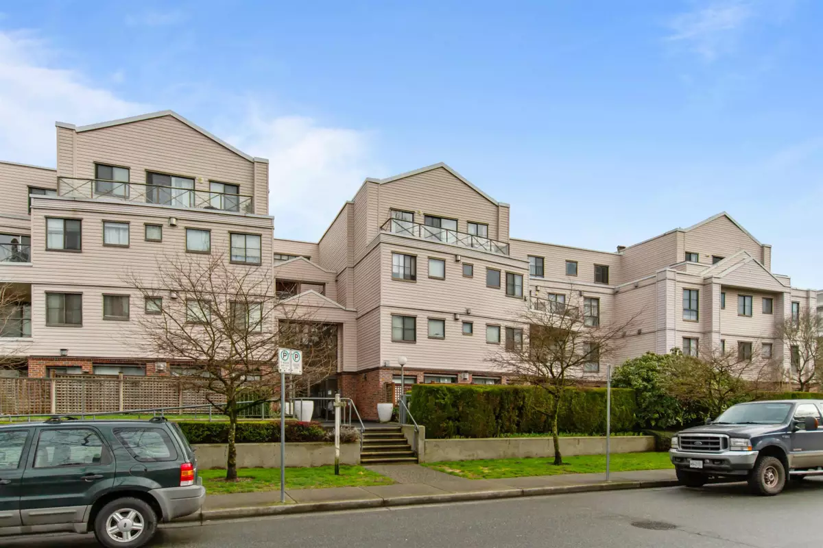 Front Yard Photo of 306 2357 Whyte Avenue, Port Coquitlam, BC