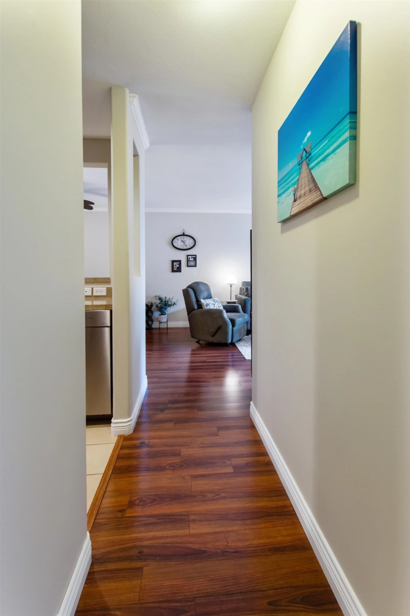 Guest Bathroom Photo of 306 2357 Whyte Avenue, Port Coquitlam, BC