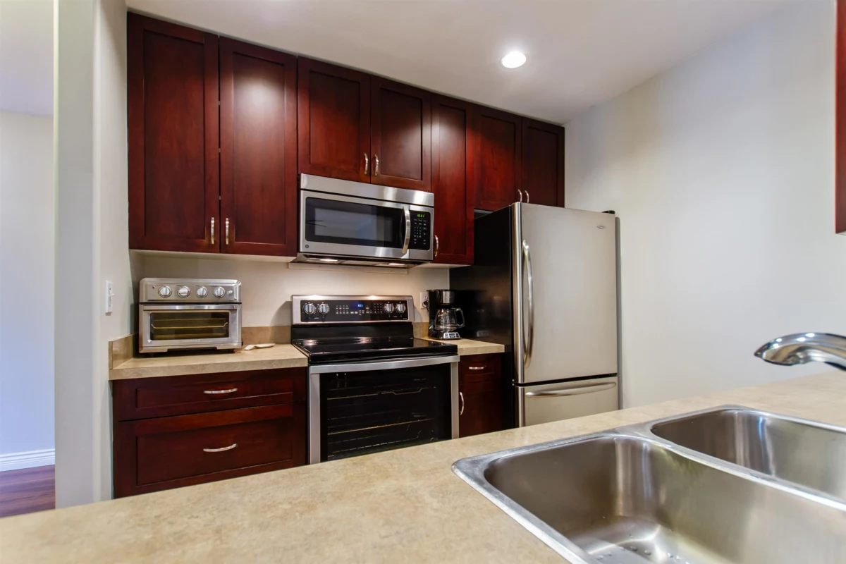 Primary Bedroom Photo of 306 2357 Whyte Avenue, Port Coquitlam, BC