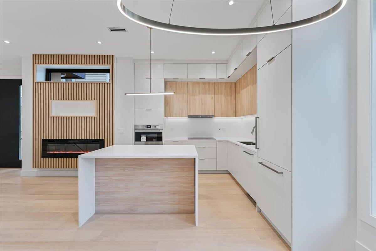 Breakfast Nook Photo of 102 1518 Hatton Avenue, Burnaby, BC