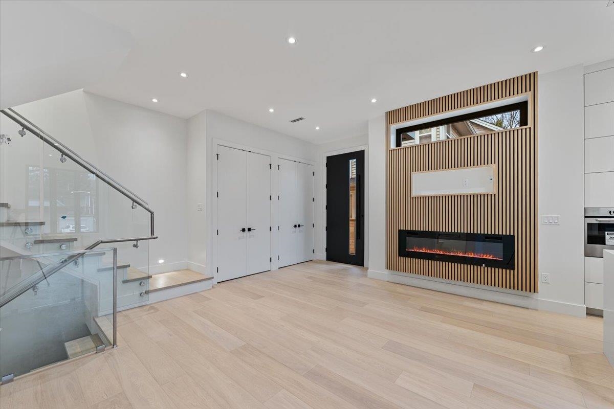 Dining Area Photo of 102 1518 Hatton Avenue, Burnaby, BC