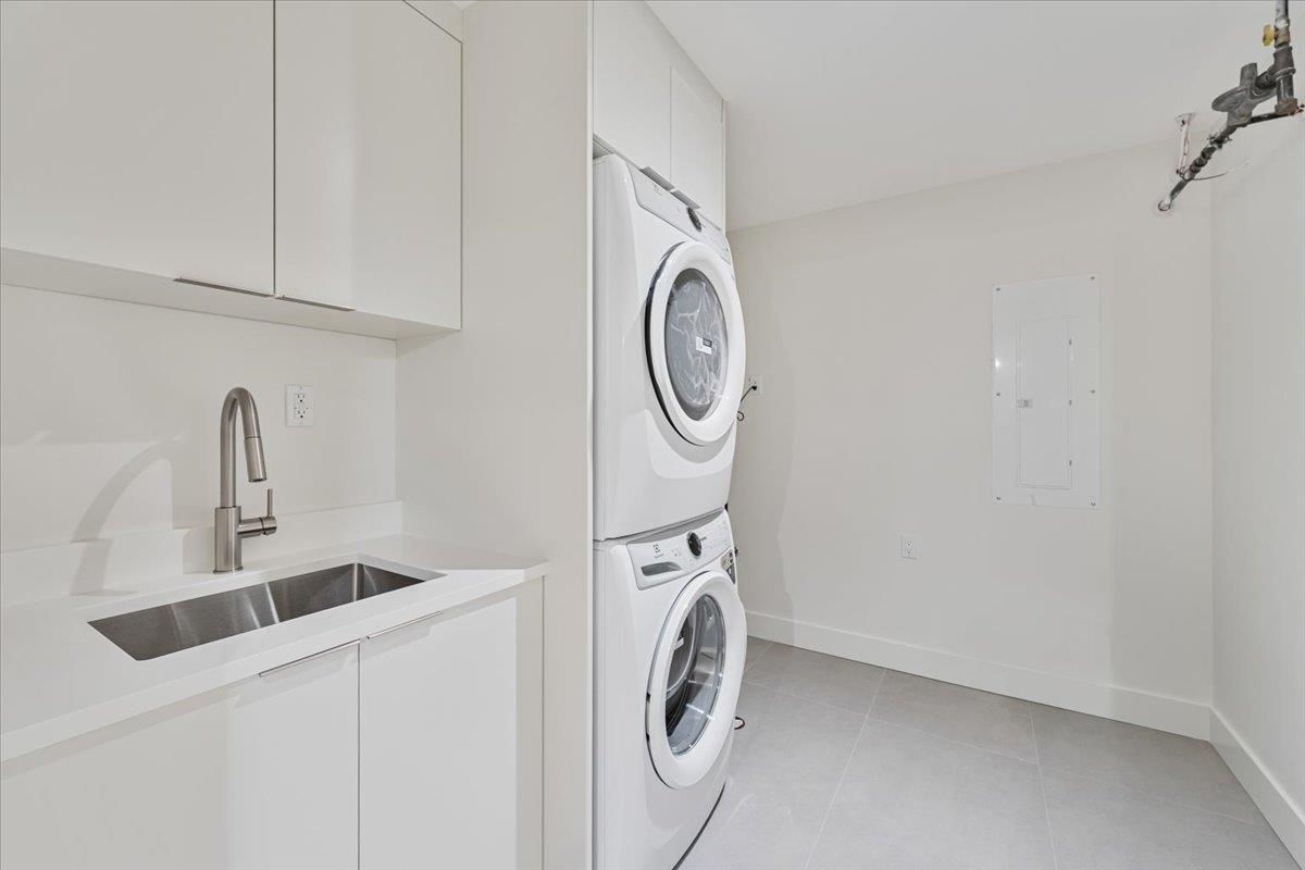 Fitness Center Photo Near 102 1518 Hatton Avenue, Burnaby, BC